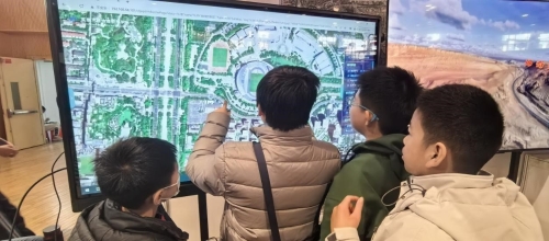 世纪空间亮相2026年首届海淀区人工智能教育联盟大会暨“巳蛇化龙，午马奔腾”人工智能教育庙会3